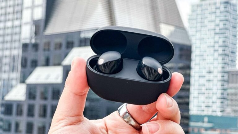 Best Wireless Earbuds Under 200 Dollars 2024